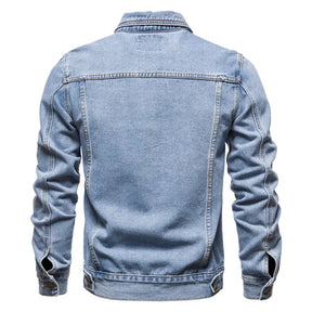 Jaqueta Jeans Masculina Rauffstein RS135, confeccionada em jeans premium, com modelagem clássica e acabamento refinado para um estilo sofisticado.