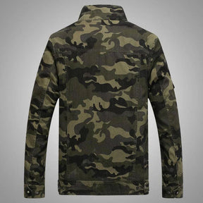 Jaqueta Masculina Camuflada Rauffstein RS151, com forro acolchoado, fechamento em zíper e estampa militar para conforto e resistência.