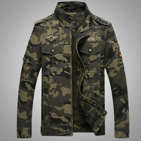 Jaqueta Masculina Camuflada Rauffstein RS151, com forro acolchoado, fechamento em zíper e estampa militar para conforto e resistência.