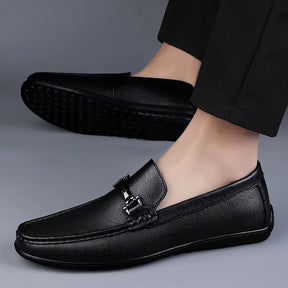 Mocassim Masculino em Couro Rauffstein RS042, design clássico, solado flexível, couro premium e acabamento refinado para máximo conforto e elegância.