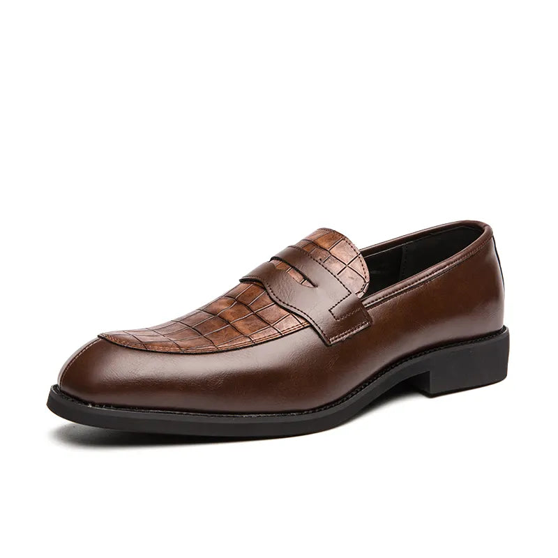 Mocassim Masculino Rauffstein RS044 em couro. Design clássico, palmilha acolchoada e solado flexível para um visual elegante e confortável.