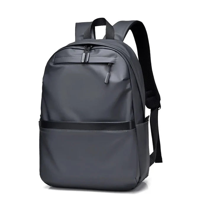 Mochila Executiva Rauffstein RS085 em material impermeável, com compartimento para notebook 15", alças acolchoadas e design moderno para uso profissional.