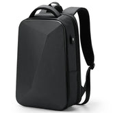 Mochila Executiva Rauffstein RS087 com compartimento para notebook 14", material impermeável, alças ergonômicas e porta USB para mais praticidade.