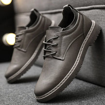 Sapatênis Masculino de Couro Rauffstein RS077 com design sofisticado, solado antiderrapante e acabamento premium para conforto e durabilidade.