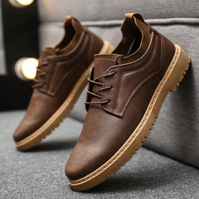 Sapatênis Masculino de Couro Rauffstein RS077 com design sofisticado, solado antiderrapante e acabamento premium para conforto e durabilidade.