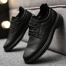 Sapatênis Masculino de Couro Rauffstein RS077 com design sofisticado, solado antiderrapante e acabamento premium para conforto e durabilidade.