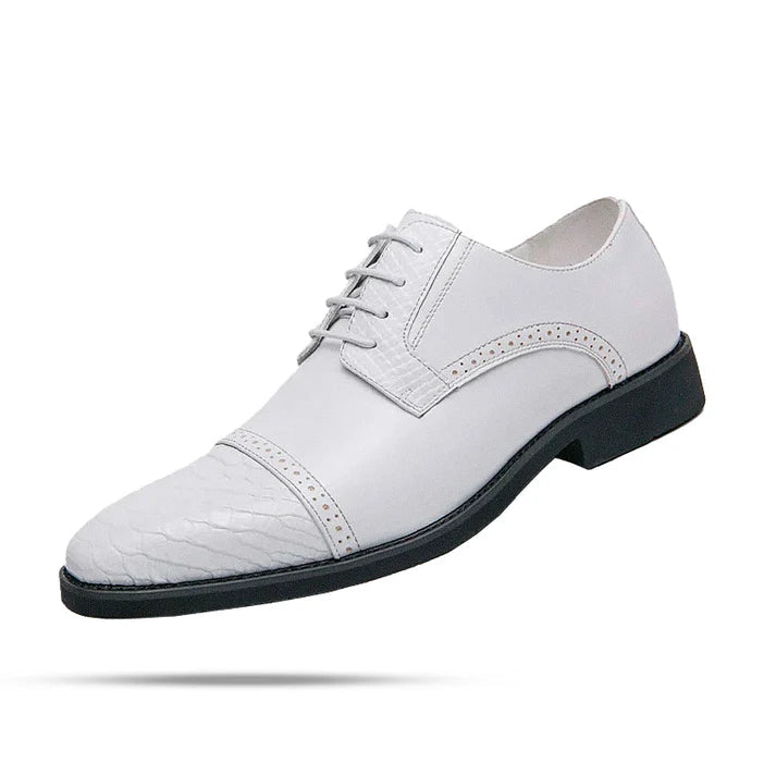 Sapato Derby Masculino Rauffstein RS362 versátil, com couro texturizado e cadarço trançado, ideal para visuais casuais e sociais com conforto.