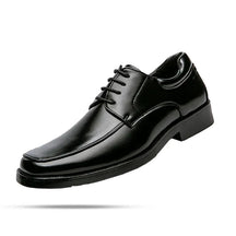 Sapato Derby em Couro Rauffstein RS355 clássico, com couro envernizado e sola vulcanizada, ideal para visuais elegantes.