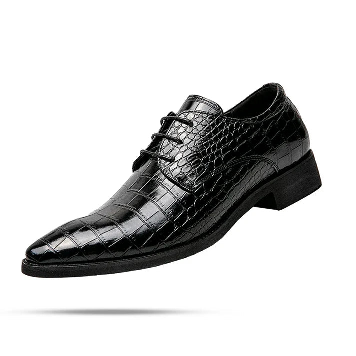 Sapato Derby em Couro Rauffstein RS363 elegante, com couro envernizado e plataforma 3,5 cm, ideal para visuais sofisticados.