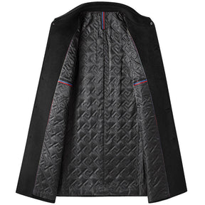 Sobretudo Masculino em Lã Rauffstein RS230, com gola polo, perfeito para inverno em looks formais ou casuais com conforto e sofisticação.