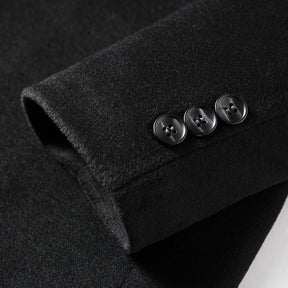 Sobretudo Masculino em Lã Rauffstein RS230, com gola polo, perfeito para inverno em looks formais ou casuais com conforto e sofisticação.