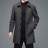 Sobretudo Social Masculino Curto em Lã Rauffstein RS217, com design compacto, perfeito para outono e inverno em ocasiões formais ou casuais.