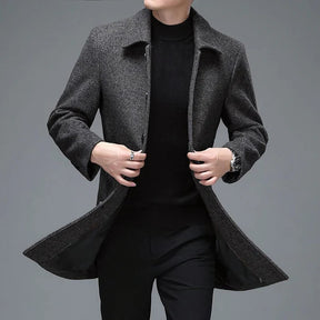 Sobretudo Social Masculino Curto em Lã Rauffstein RS217, com design compacto, perfeito para outono e inverno em ocasiões formais ou casuais.
