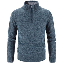 Suéter Masculino Gola Bordado Meio Zíper Rauffstein RS181, com modelagem slim fit, perfeito para inverno em ocasiões casuais ou semi-formais.