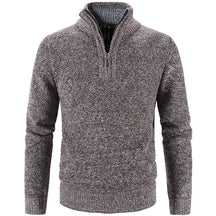 Suéter Masculino Gola Bordado Meio Zíper Rauffstein RS181, com modelagem slim fit, perfeito para inverno em ocasiões casuais ou semi-formais.
