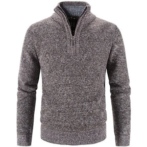 Suéter Masculino Gola Bordado Meio Zíper Rauffstein RS181, com modelagem slim fit, perfeito para inverno em ocasiões casuais ou semi-formais.
