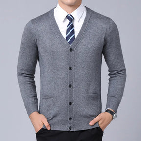 Suéter Masculino Slim Fit em Lã Rauffstein RS184, com gola redonda, perfeito para inverno em ocasiões casuais ou formais com estilo e calor.